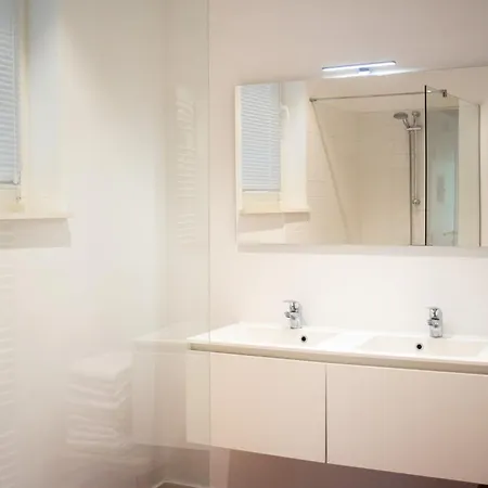 Light And Airy On Top Location - Industria In Historical Center Antwerp