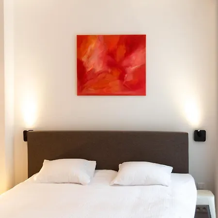 Light And Airy On Top Location - Industria In Historical Center Apartment